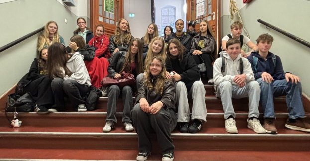 Uczniowie ZS Nr 1 im. H. Sienkiewicza w Kołobrzegu uczestniczyli od 20 do 26 września 2026 r. w warsztatach Art Camp w Berlinie. Uczniowie wspólnie stworzyli obraz i zrealizowali spektakl teatralny.